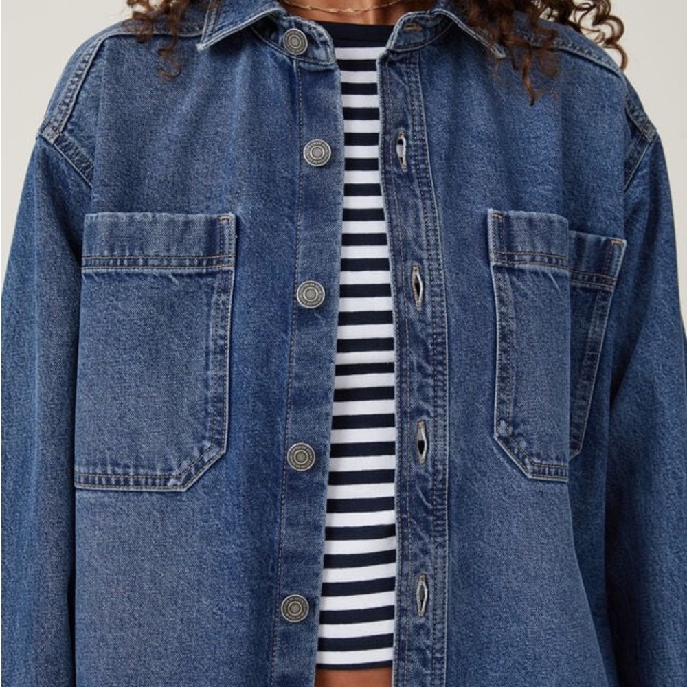 NWOT ABERCROMBIE Oversized Denim Shirt x Medium wash - size Small